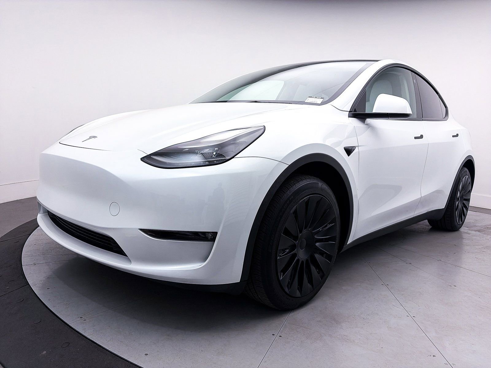 Used 2023 Tesla Model Y Long Range image 11