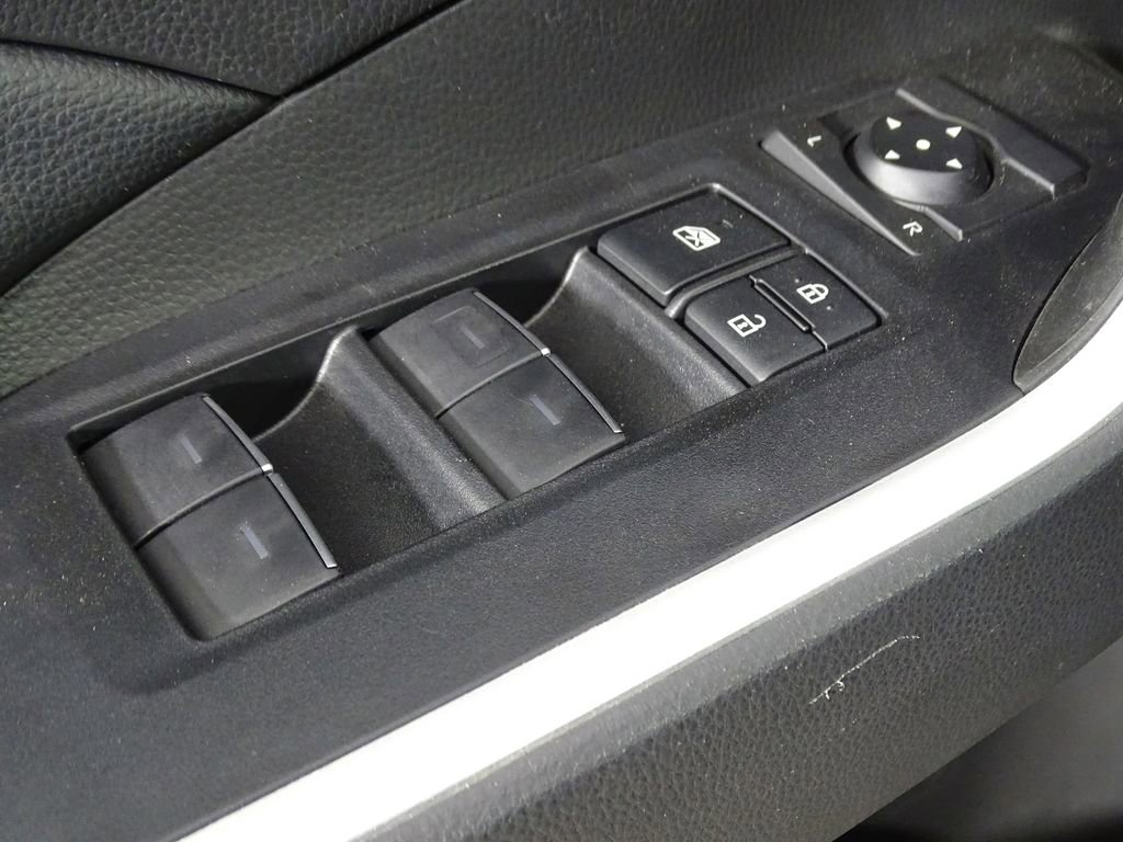 Used 2022 Toyota RAV4 XLE Premium image 17