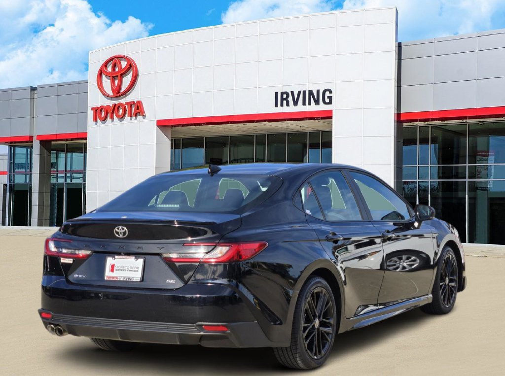 Used 2025 Toyota Camry SE FWD image 4