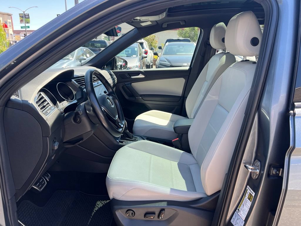 Used 2020 Volkswagen Tiguan SE R-Line AWD/4WD image 14
