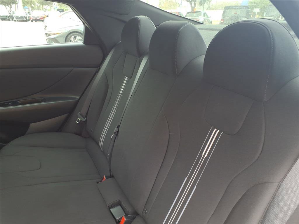 Used 2025 Hyundai Elantra Sport image 40