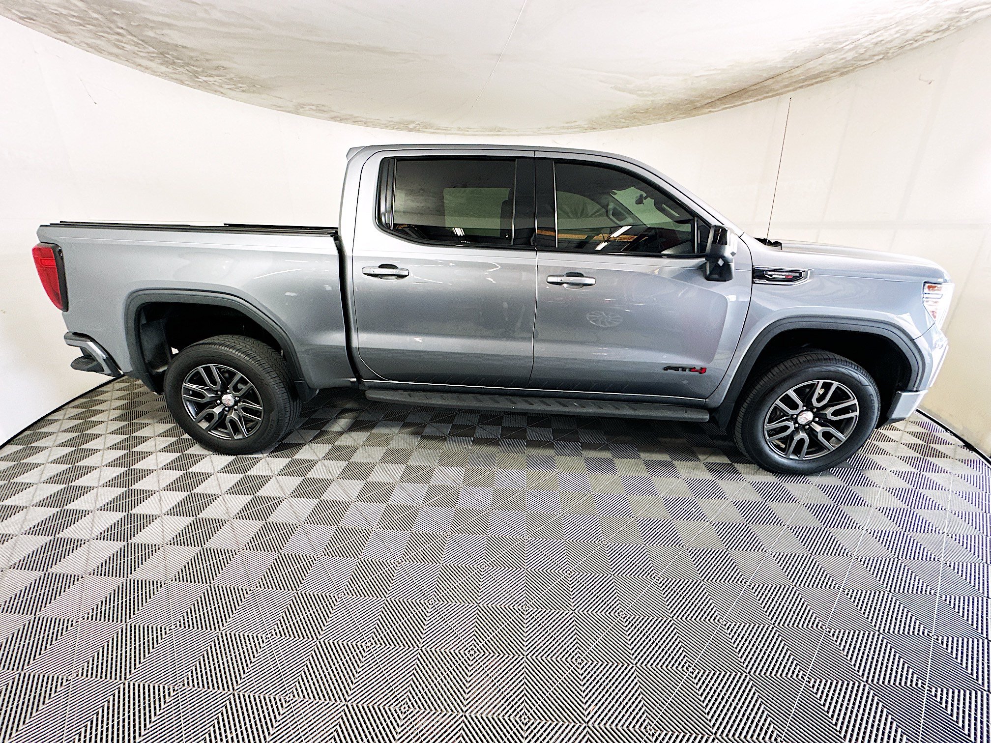 Used 2021 GMC Sierra 1500 AT4 w/ AT4 Premium Package AWD/4WD image 2