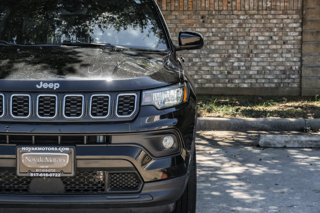 Used 2024 Jeep Compass Latitude AWD/4WD image 59