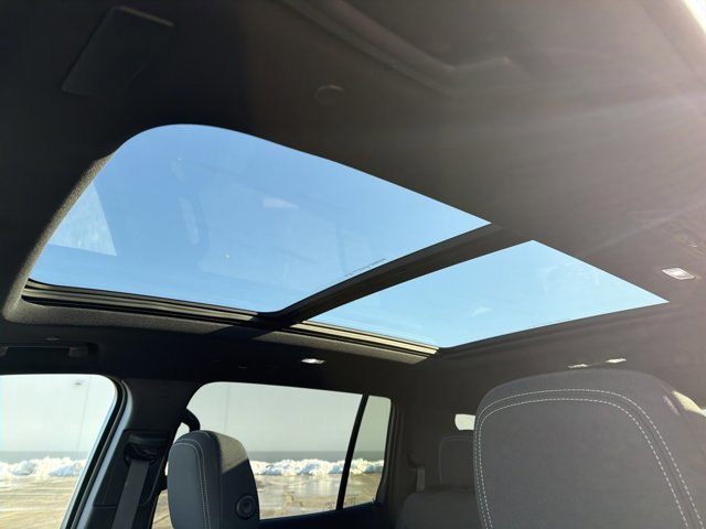 New 2026 Chevrolet Traverse LT w/ Sun and Wheel Package image 13