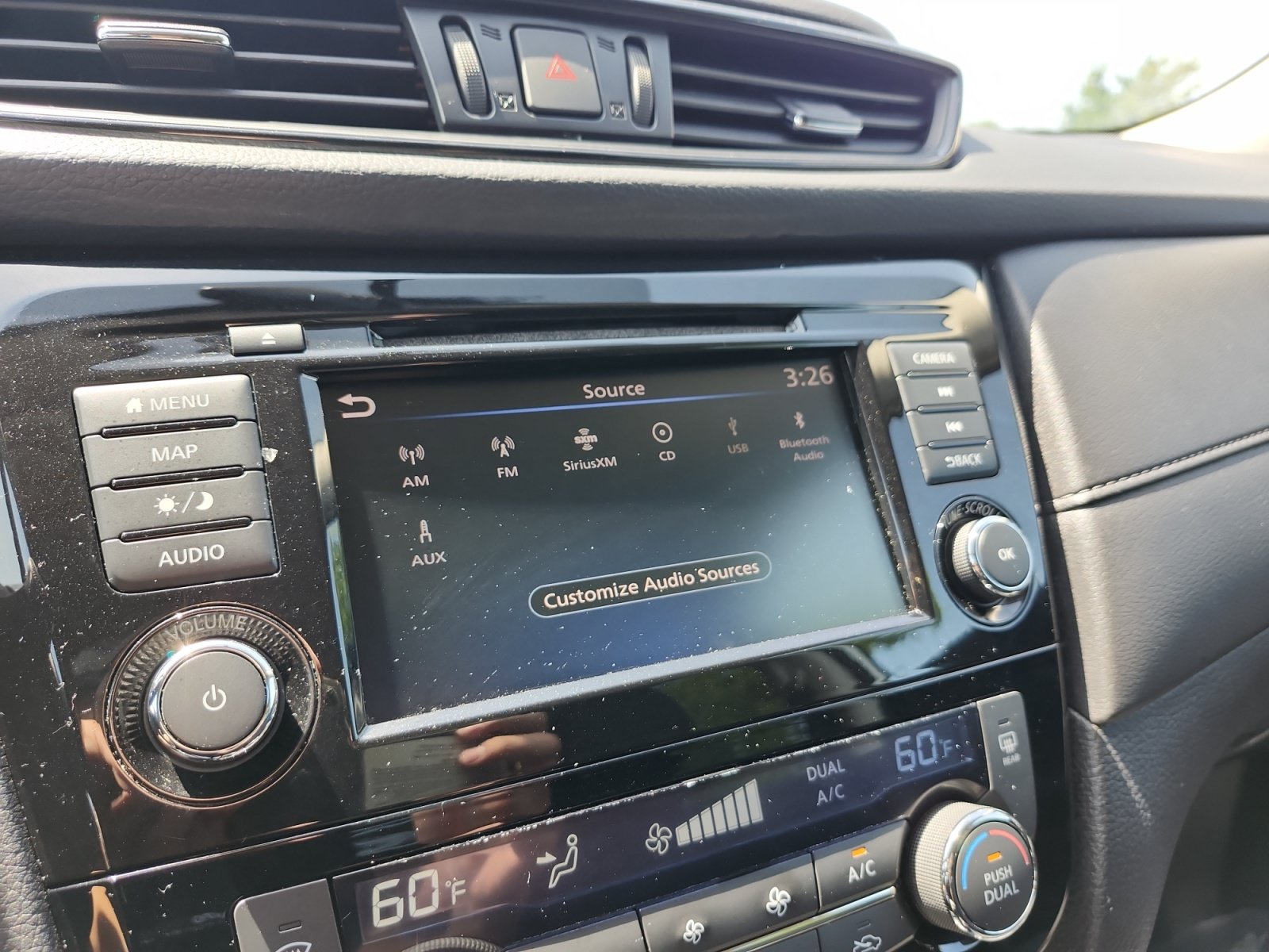 Used 2018 Nissan Rogue SV w/ Premium Package FWD image 19