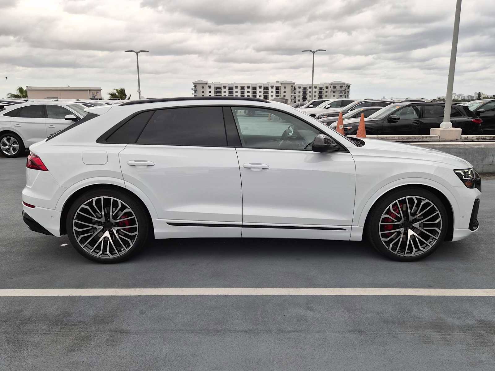 New 2026 Audi SQ8 Prestige AWD/4WD image 7