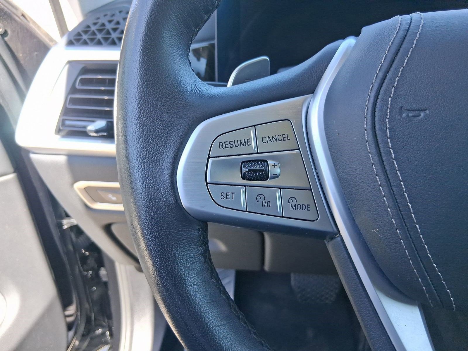 Certified 2024 BMW X7 xDrive40i w/ Premium Package image 16