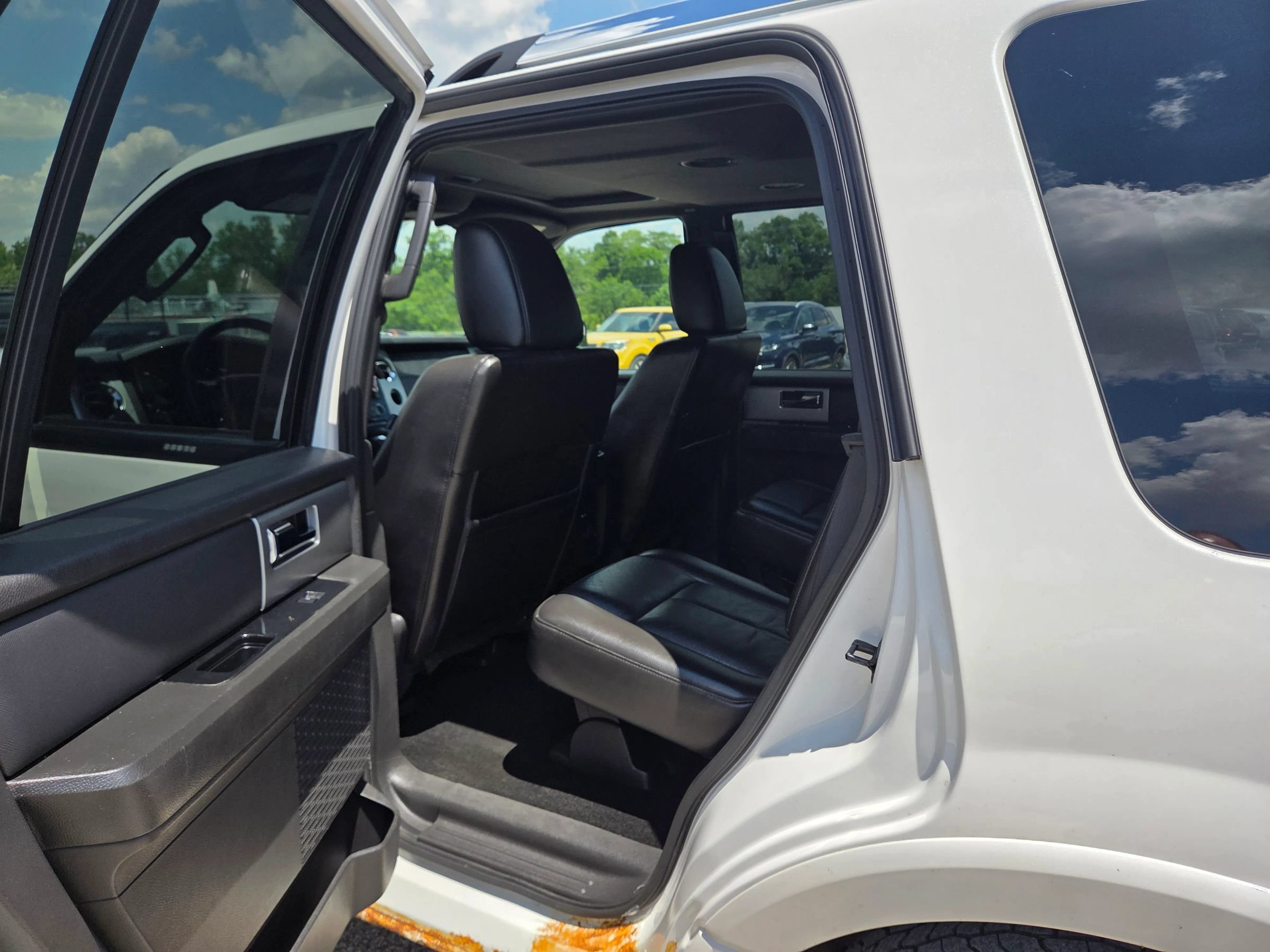 Used 2013 Ford Expedition Limited AWD/4WD image 15