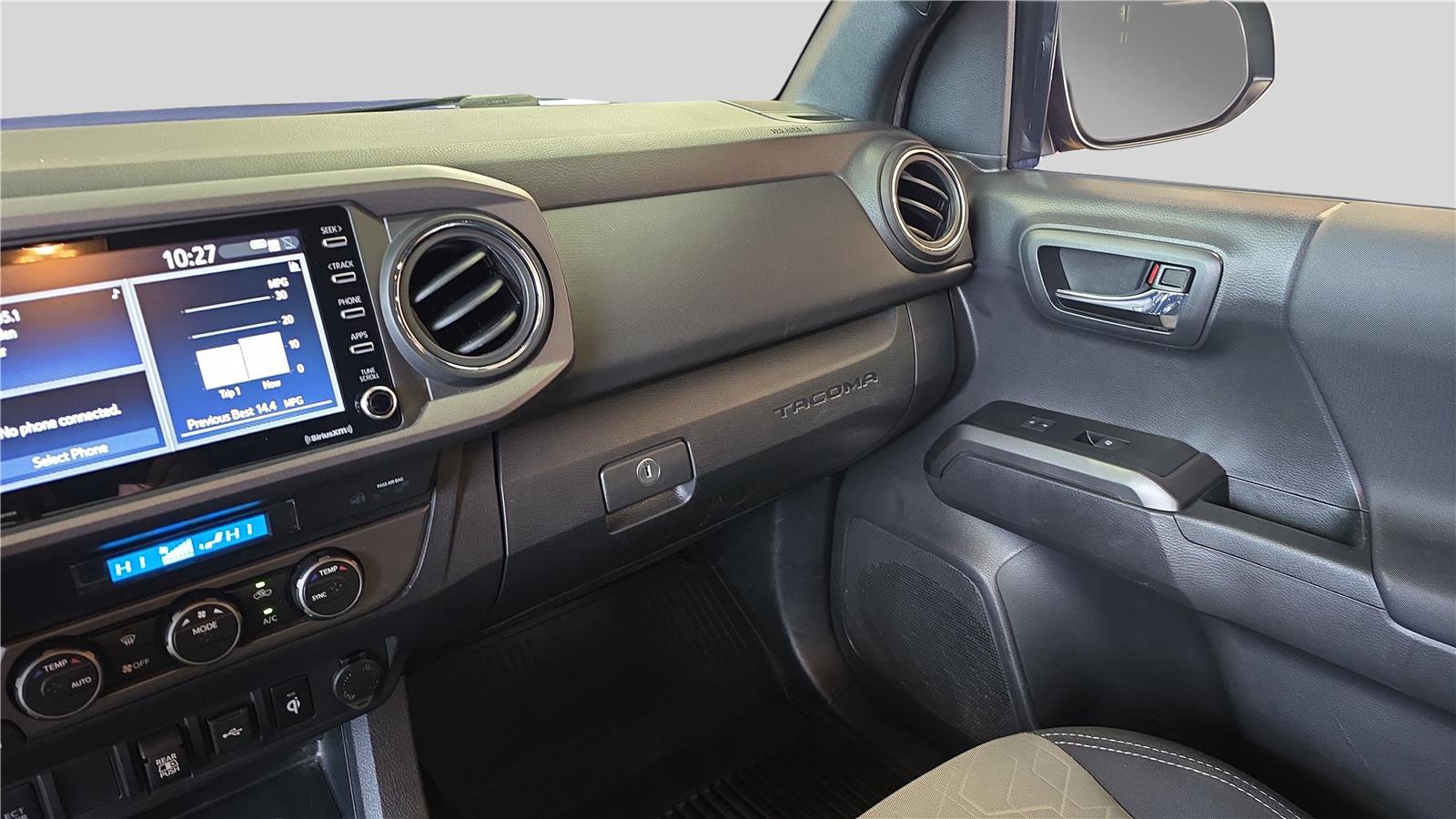 Used 2022 Toyota Tacoma TRD Off-Road AWD/4WD image 23
