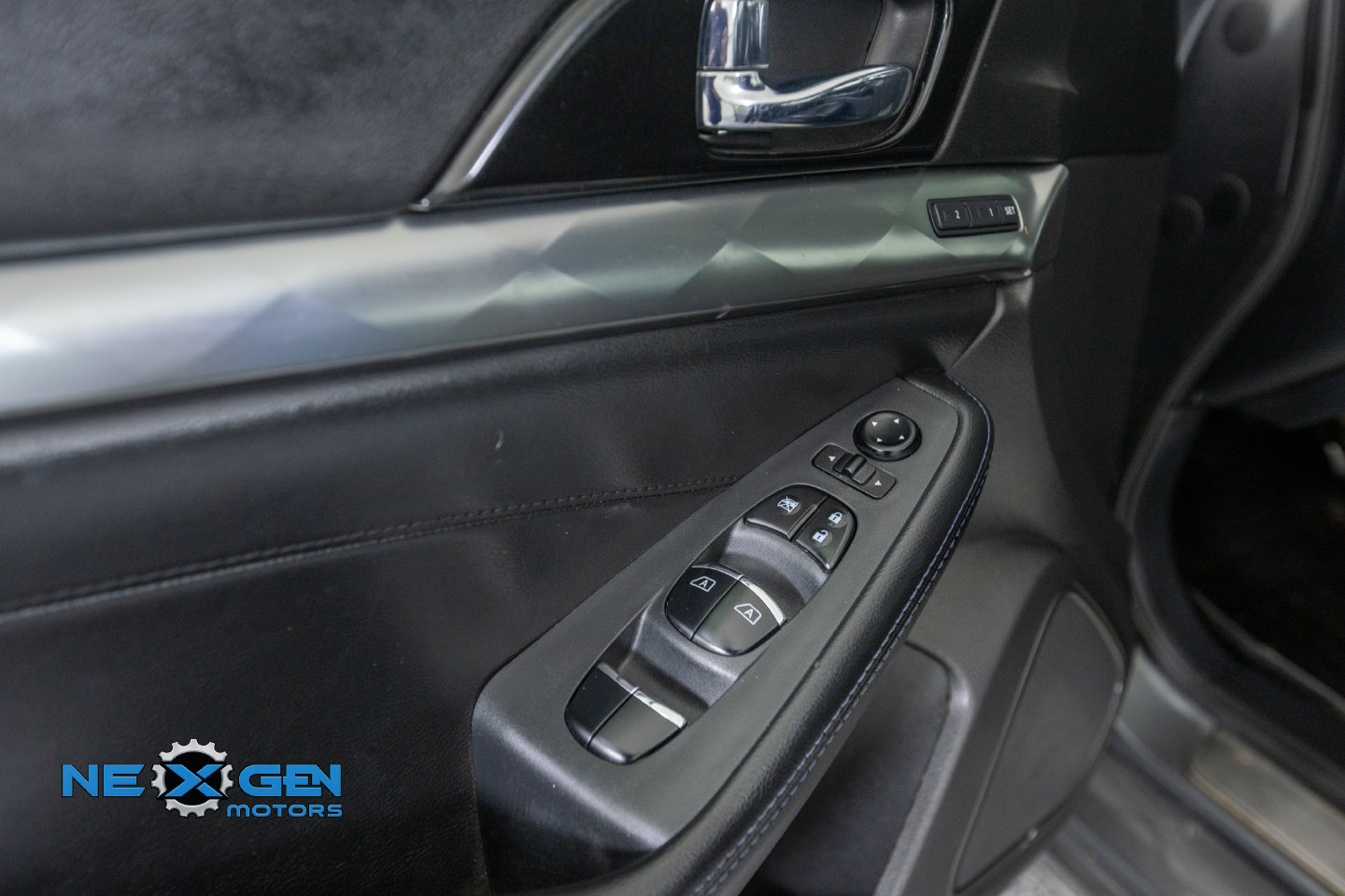 Used 2018 Nissan Maxima SR w/ Midnight Edition FWD image 13