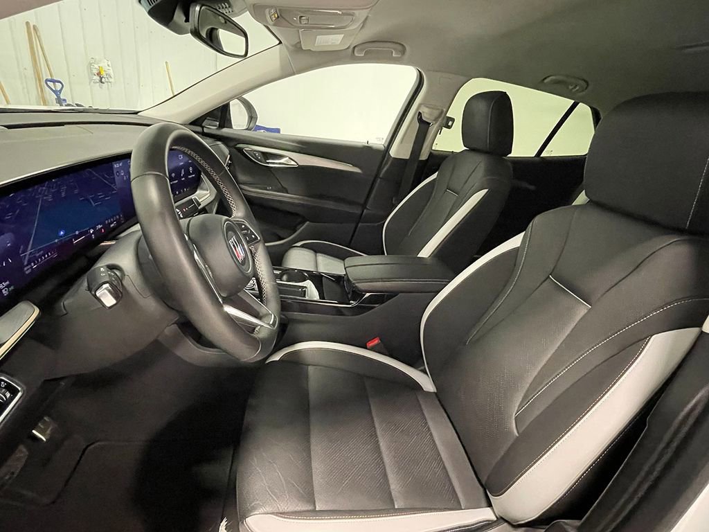Used 2025 Buick Envision Sport Touring image 3