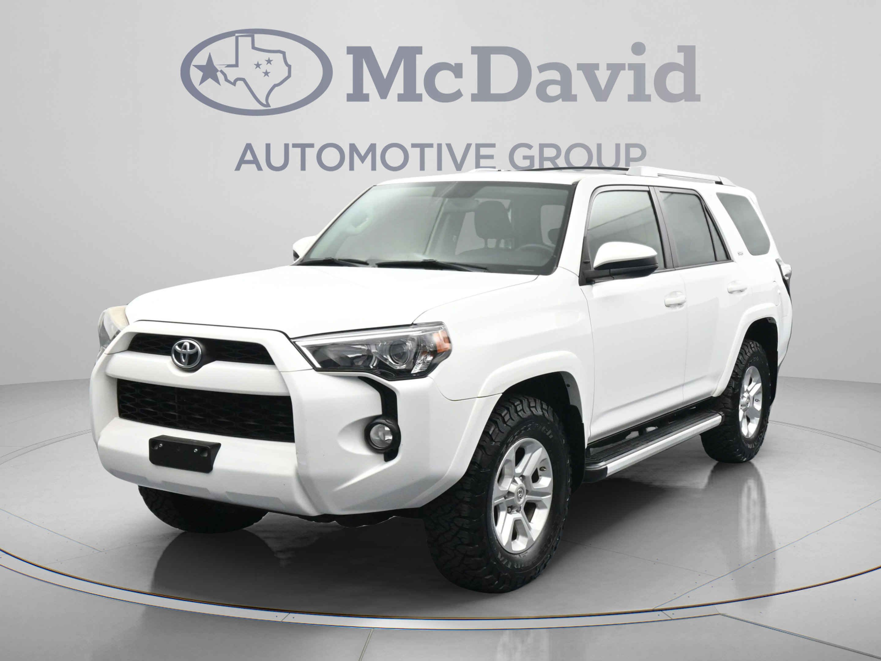 Used 2018 Toyota 4Runner SR5 AWD/4WD image 4