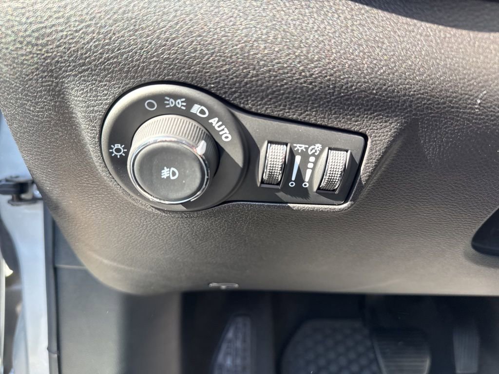 Used 2024 Jeep Compass Trailhawk image 10