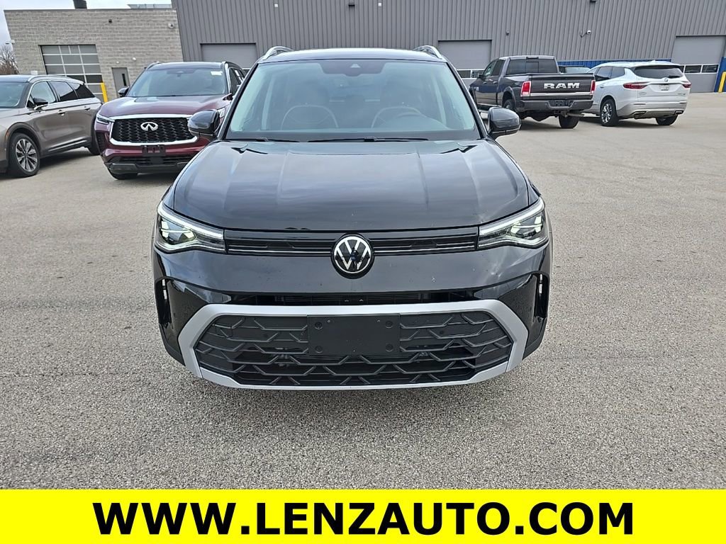 Used 2025 Volkswagen Taos SE video 2