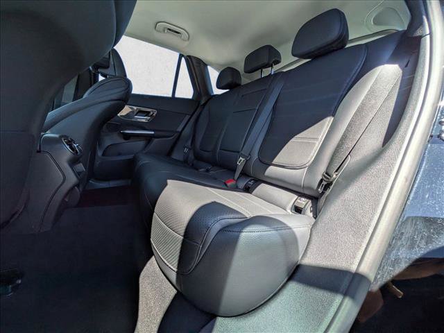 Used 2025 Mercedes-Benz GLC 350e 4MATIC image 17