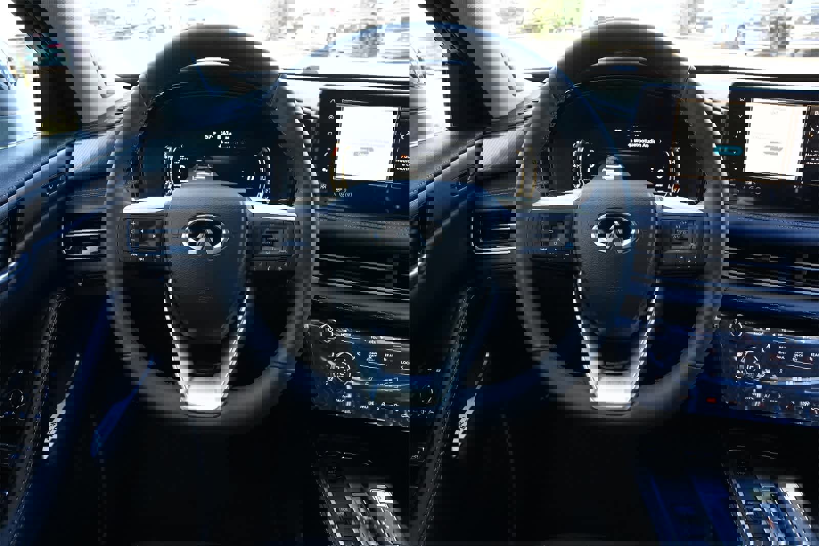 New 2026 INFINITI QX60 Luxe image 9