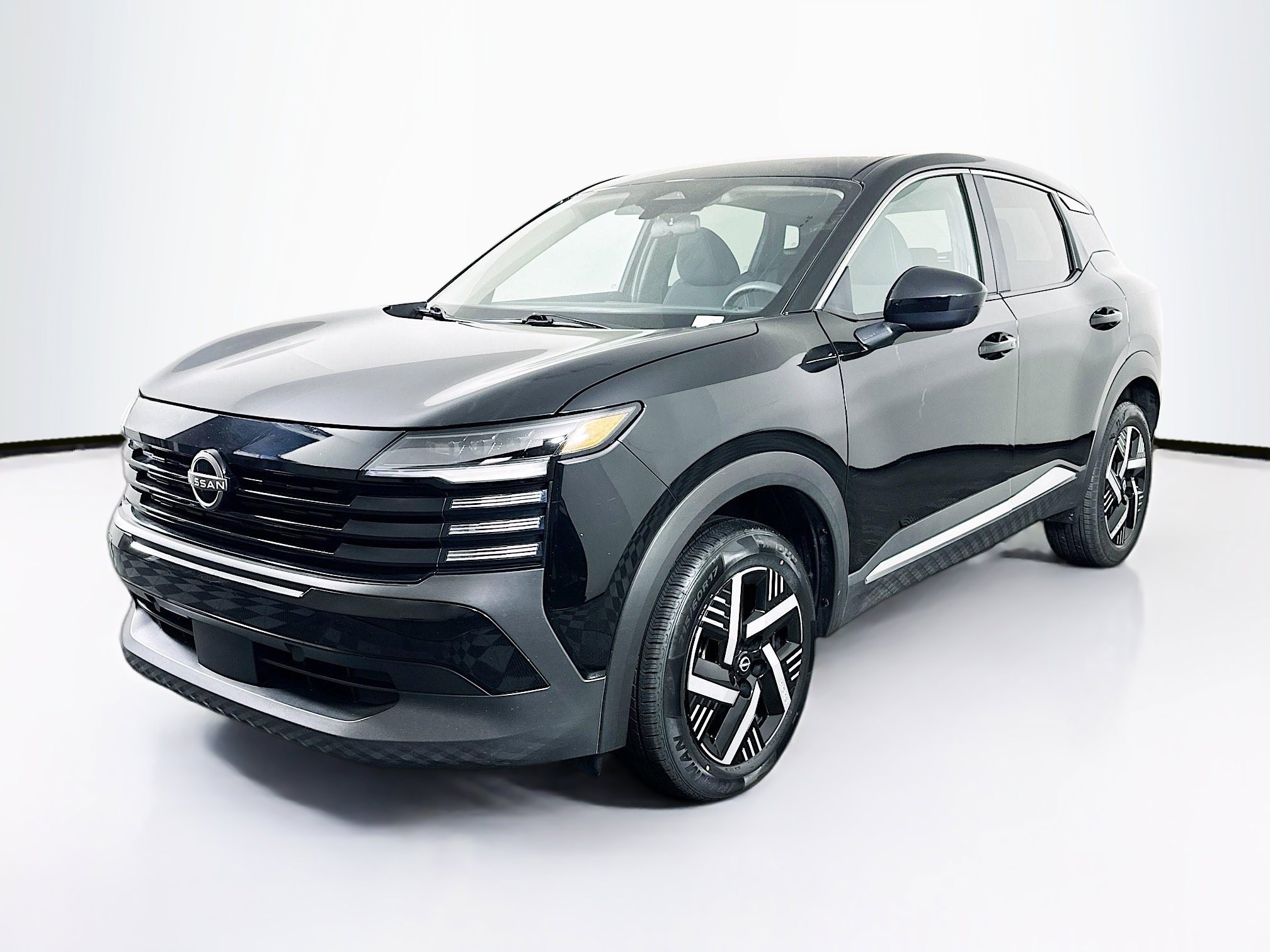 Used 2025 Nissan Kicks SV FWD image 3