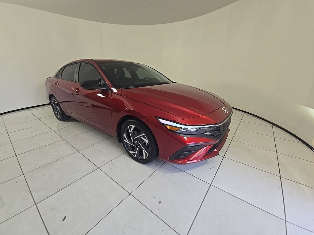 New 2025 Hyundai Elantra SEL FWD image 3