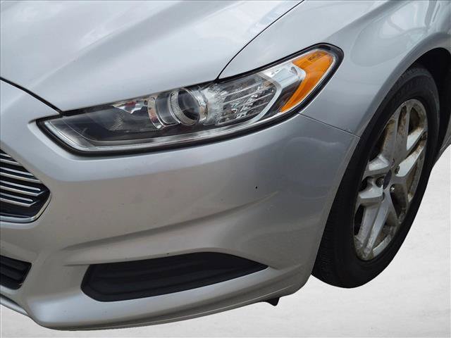 Used 2015 Ford Fusion SE FWD image 9
