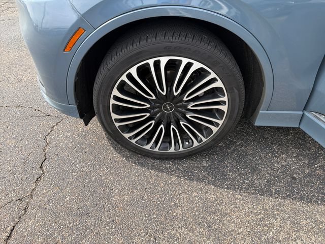 Certified 2025 Lincoln Aviator Black Label AWD/4WD image 32