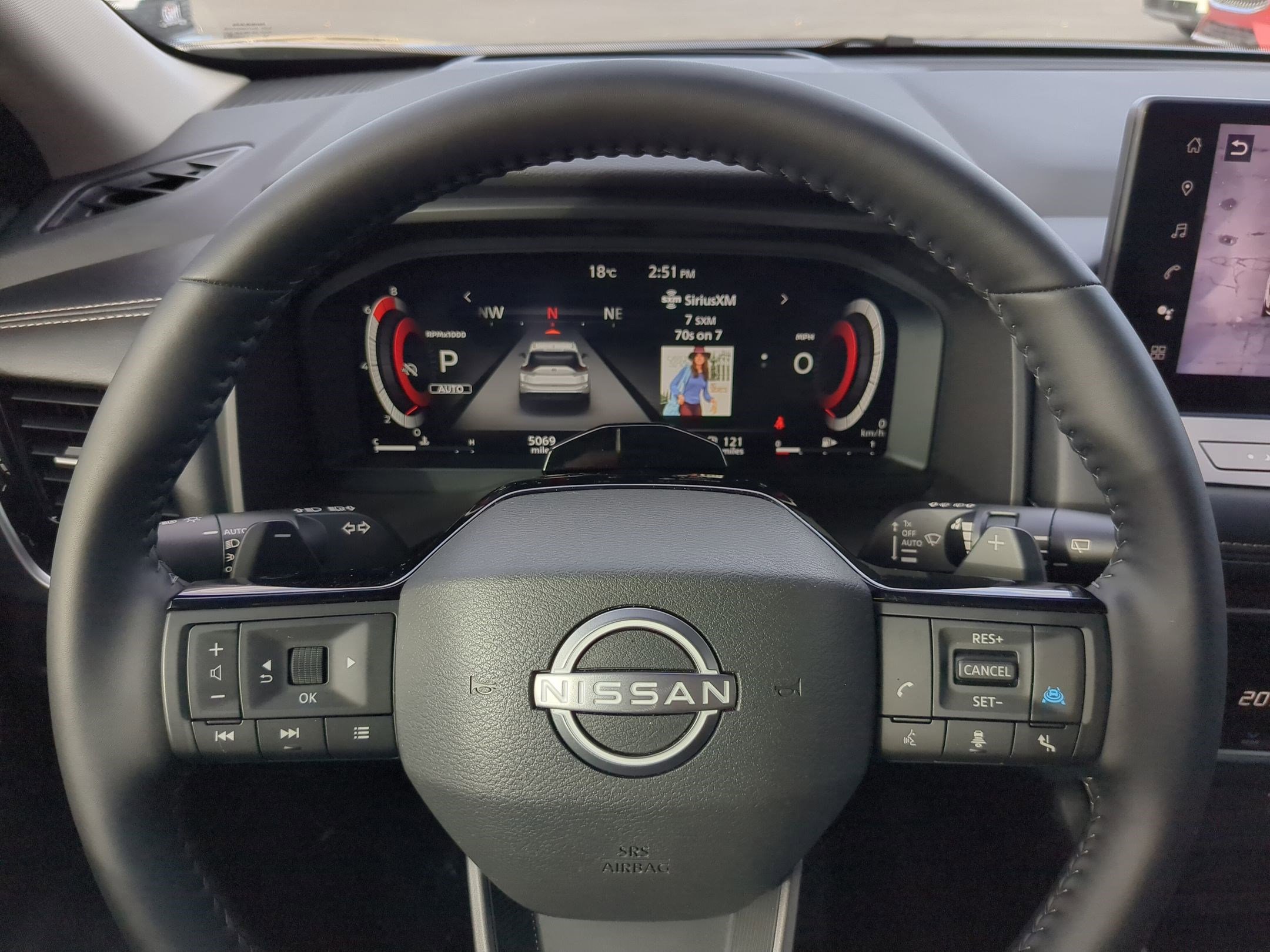 Used 2025 Nissan Rogue SL w/ Tech Package image 18