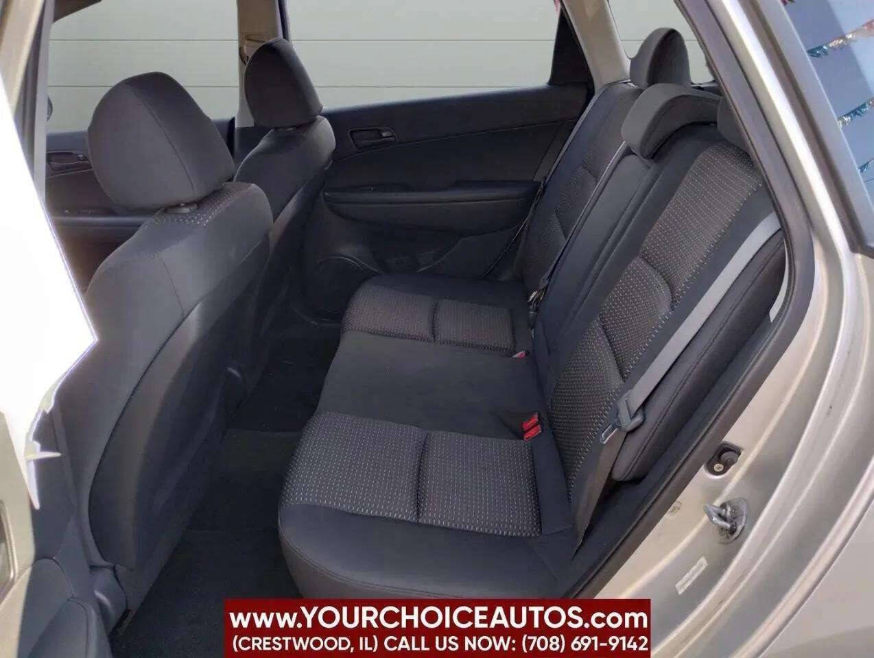 Used 2012 Hyundai Elantra GLS FWD image 11