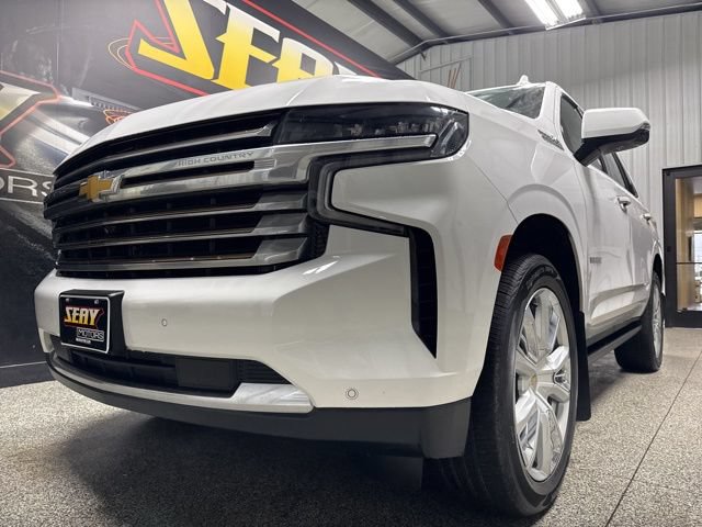Used 2021 Chevrolet Tahoe High Country w/ Premium Package AWD/4WD image 2