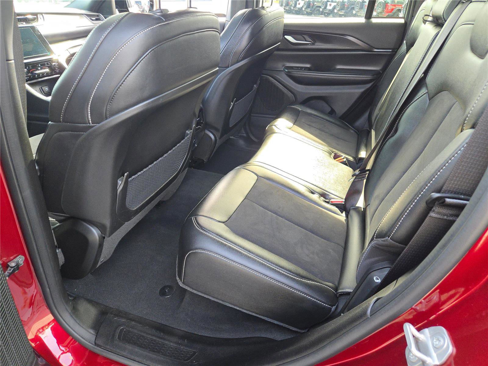 Certified 2024 Jeep Grand Cherokee Altitude image 22