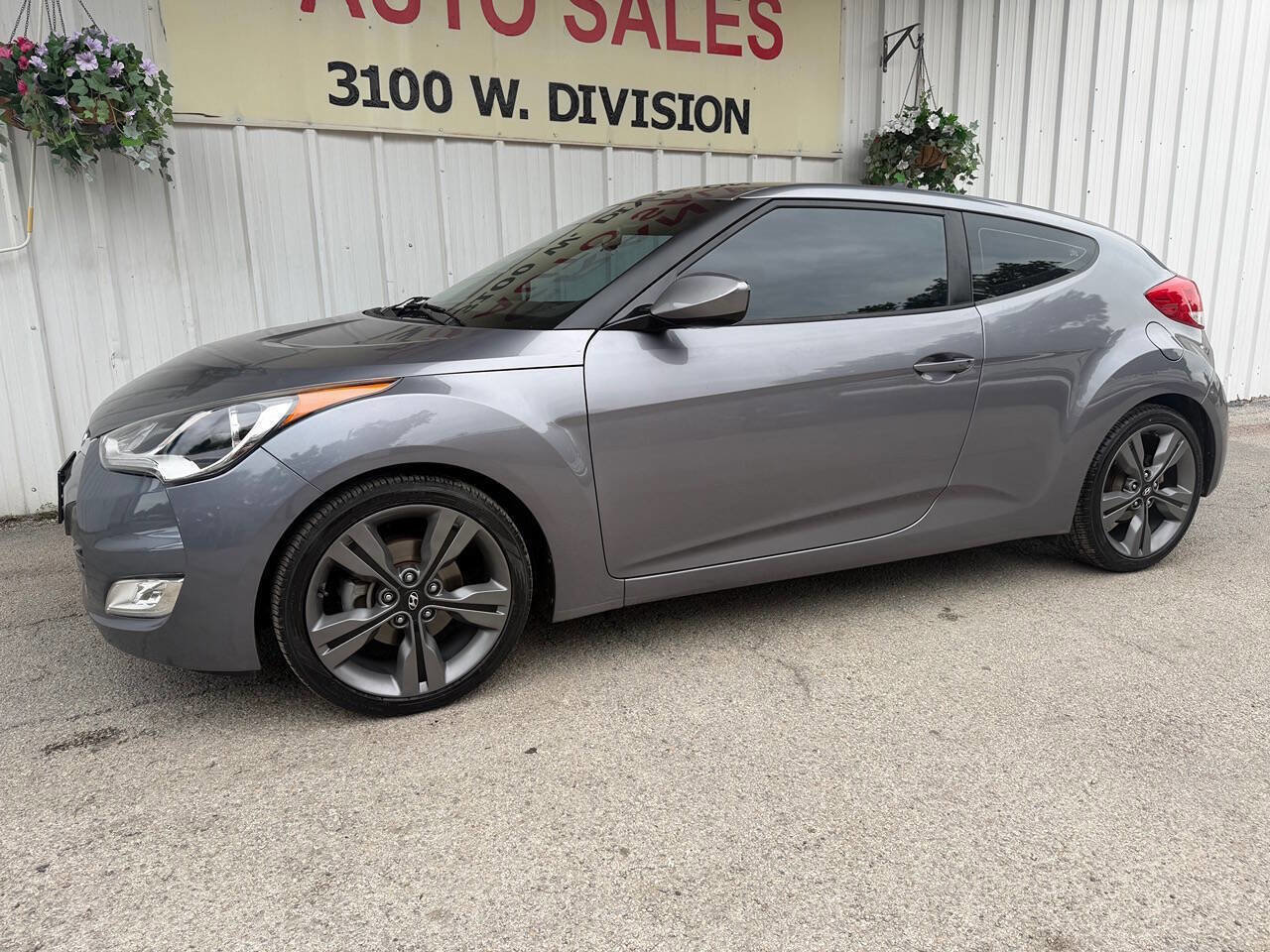 Used 2016 Hyundai Veloster w/ Option Group 03 FWD image 8