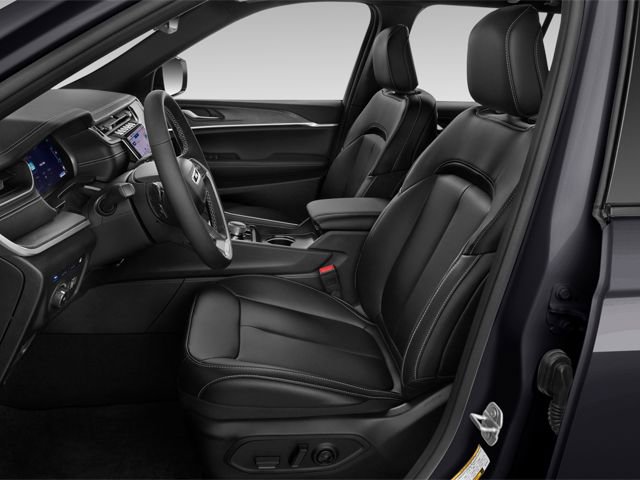 Used 2024 Jeep Grand Cherokee Altitude image 10