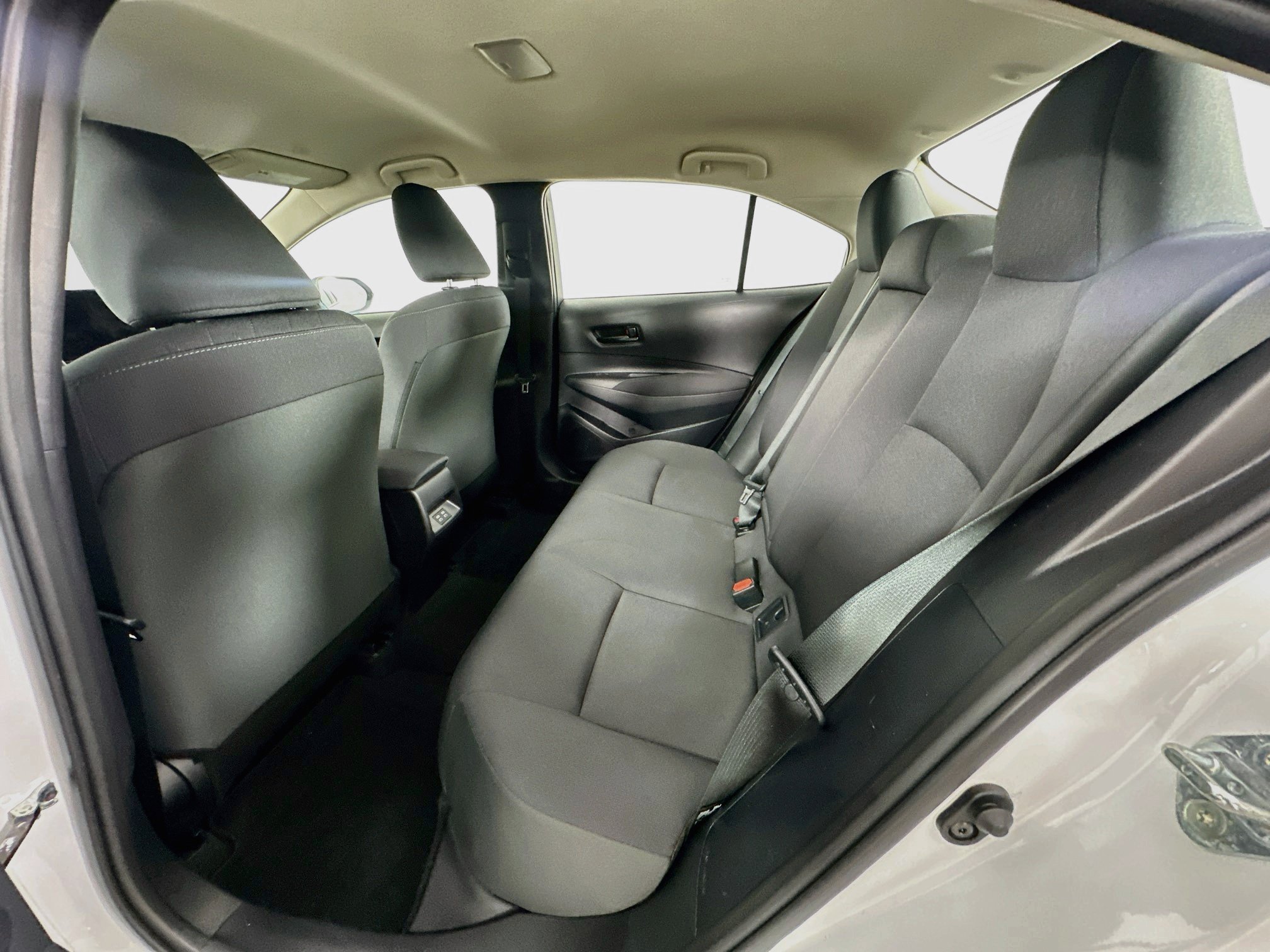 Used 2026 Toyota Corolla LE FWD image 27