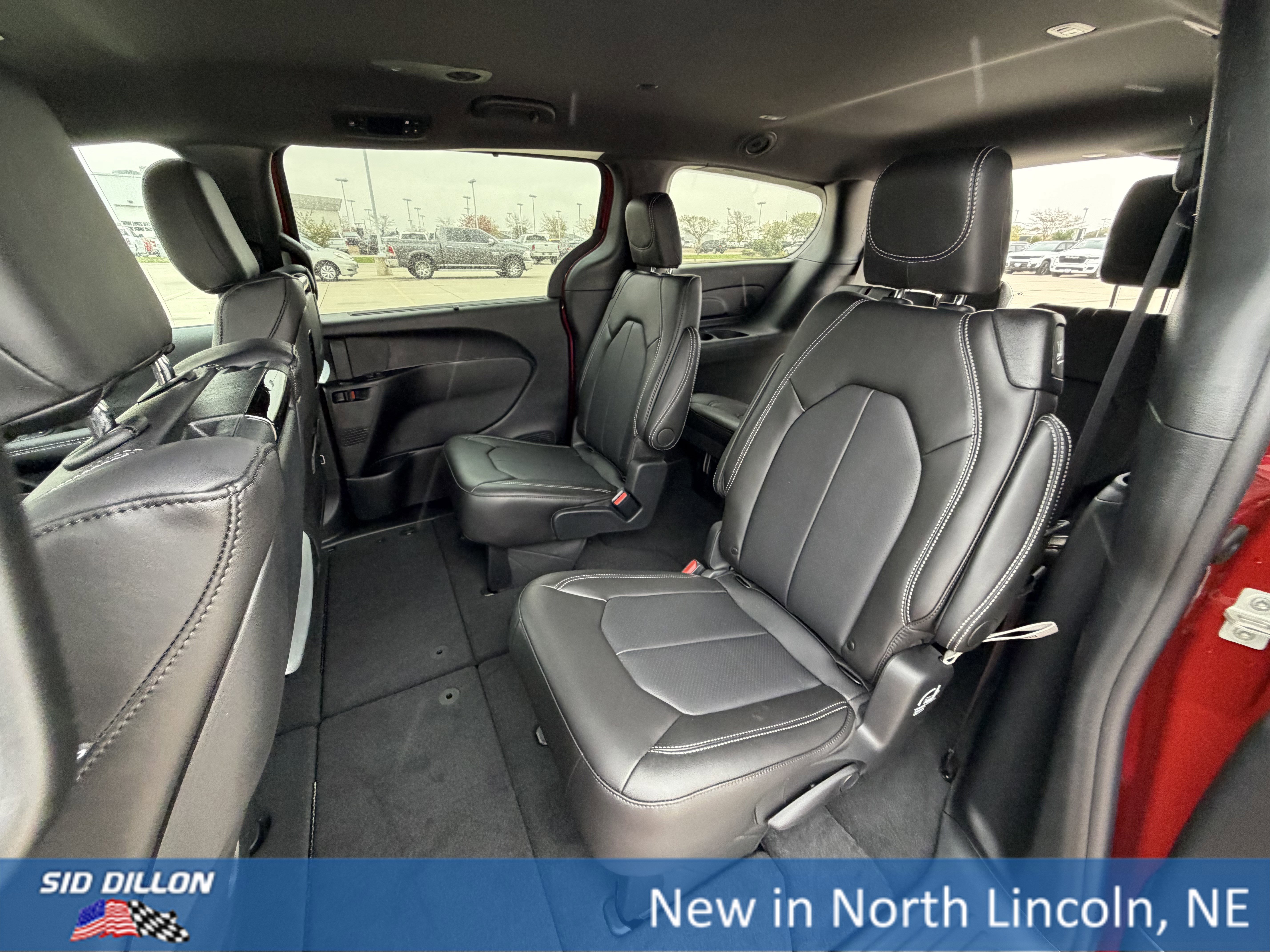 New 2026 Chrysler Pacifica Select image 15