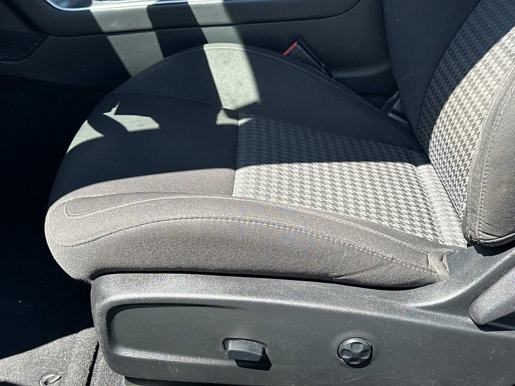 Used 2020 Dodge Challenger R/T w/ Blacktop Package RWD image 16
