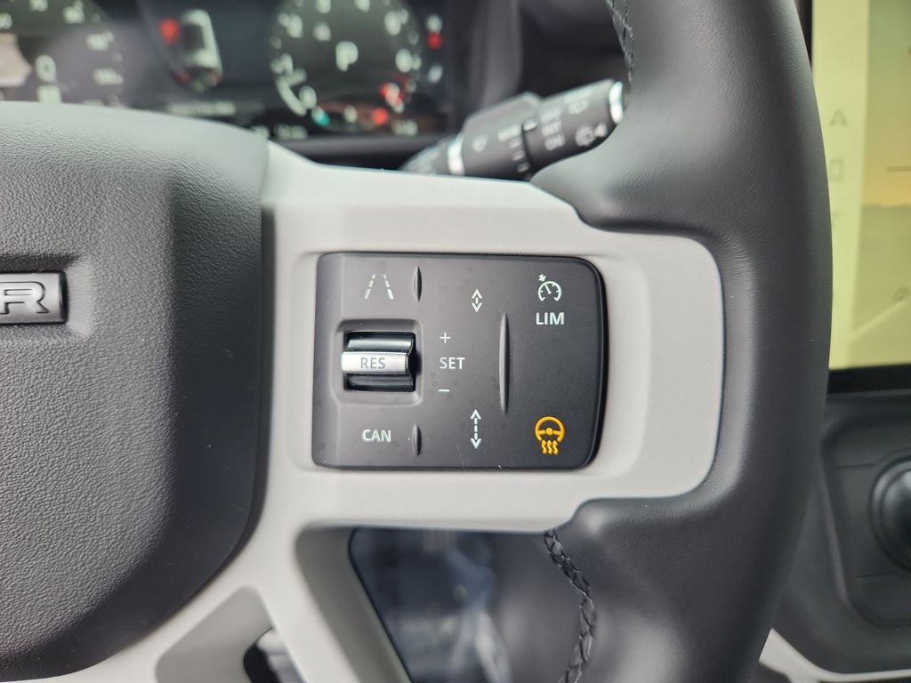 New 2026 Land Rover Defender 130 X-Dynamic SE image 18