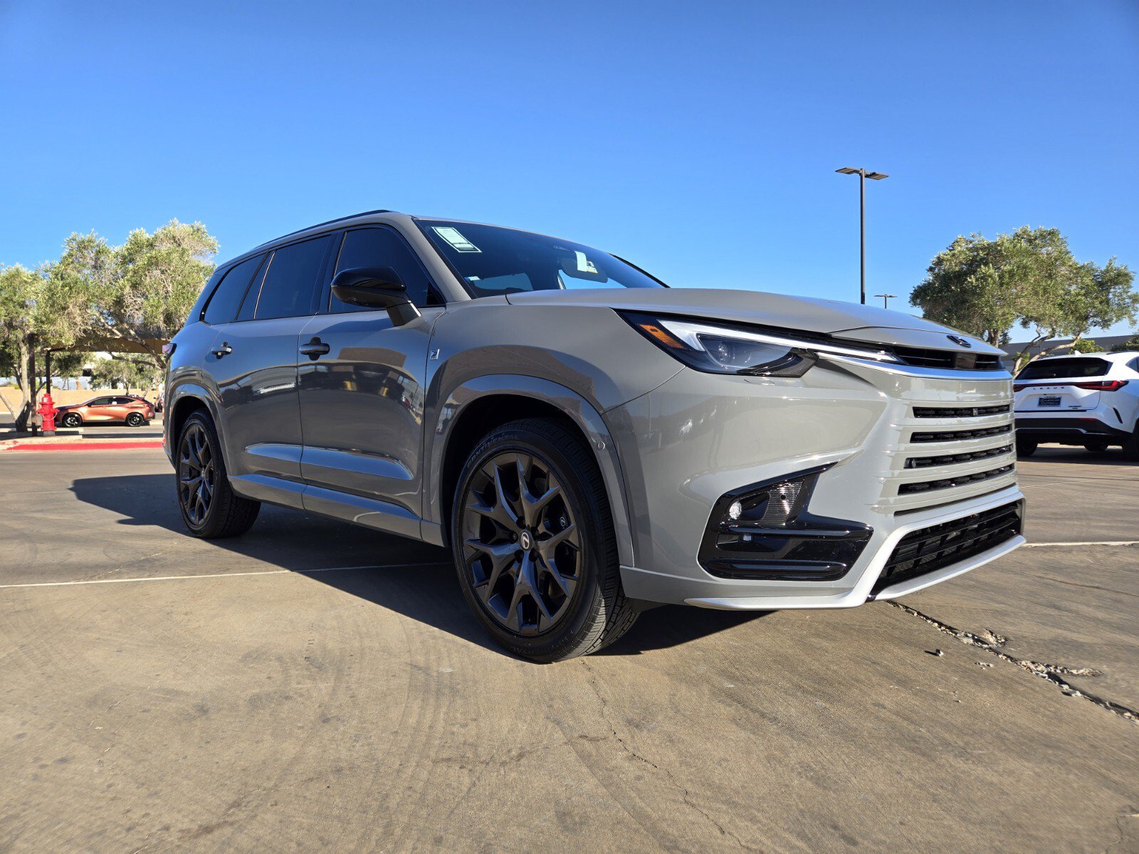 New 2026 Lexus TX 500h AWD image 2