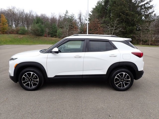 Used 2024 Chevrolet TrailBlazer LT image 2