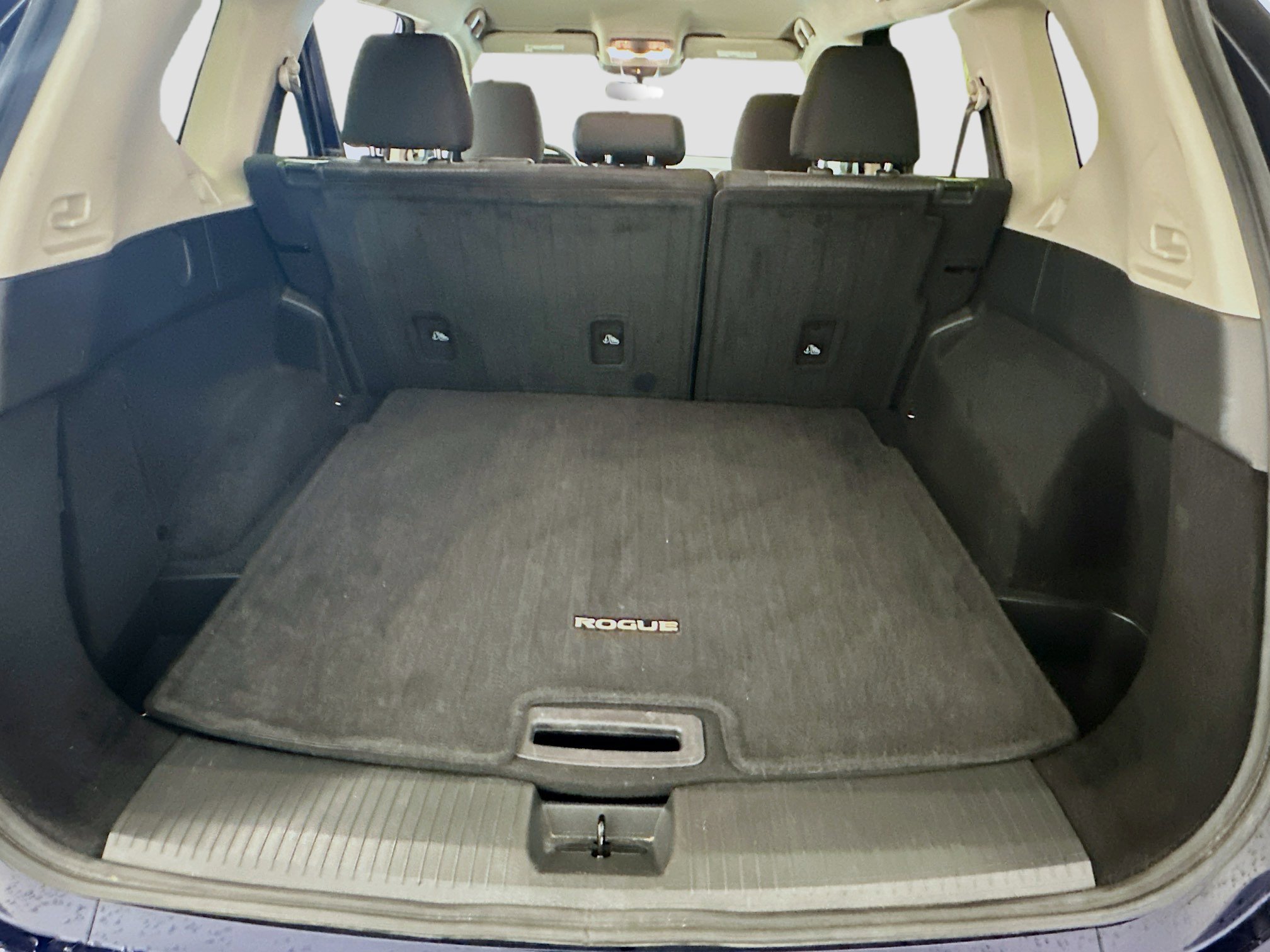 Used 2025 Nissan Rogue SV AWD/4WD image 30