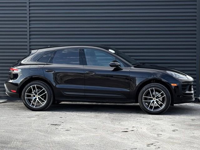 Certified 2025 Porsche Macan image 8