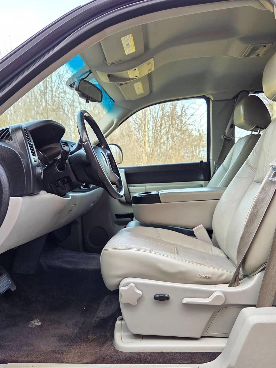 Used 2010 Chevrolet Silverado 1500 LT w/ Regional Value Package image 10