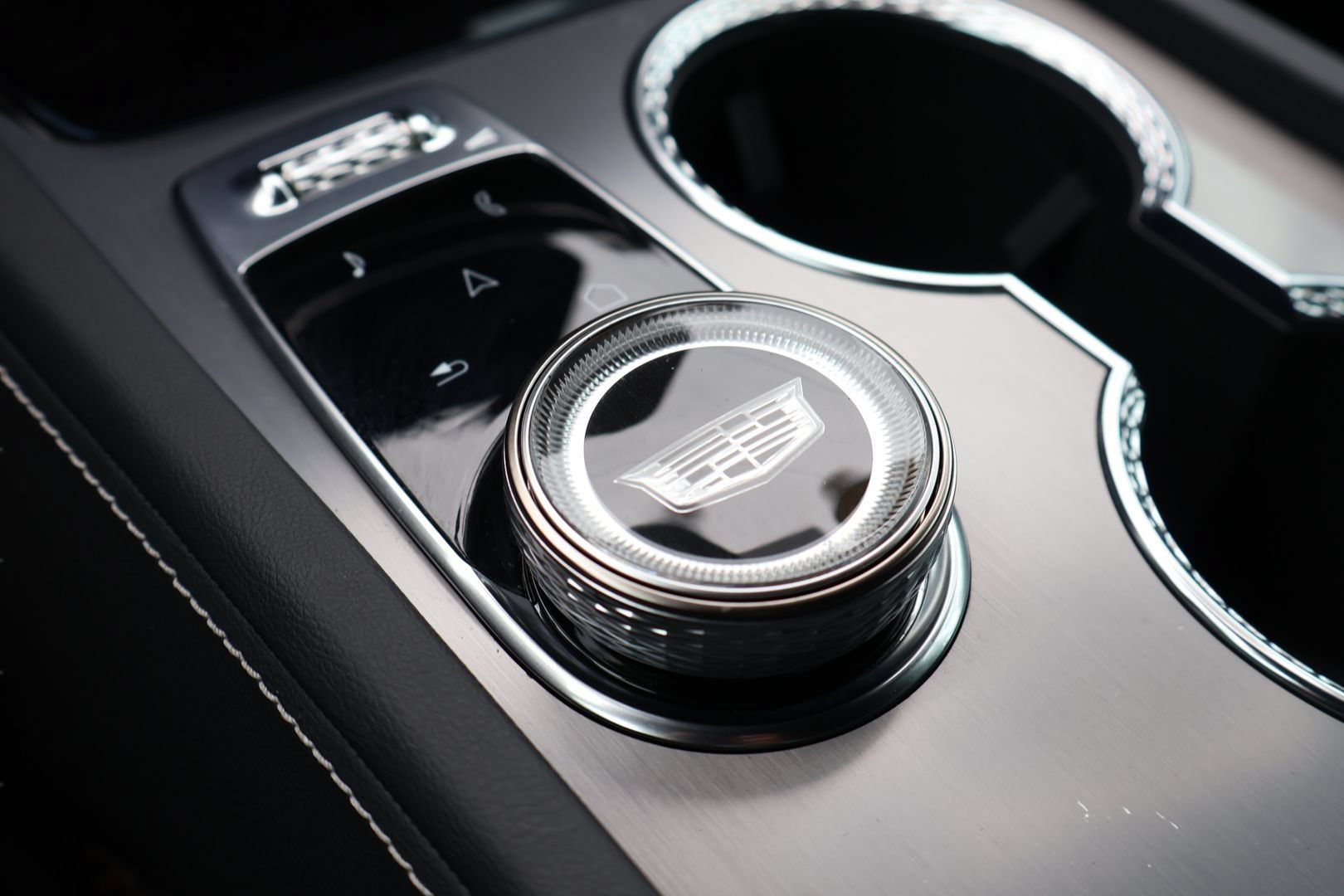 Certified 2026 Cadillac Vistiq Luxury AWD/4WD image 28