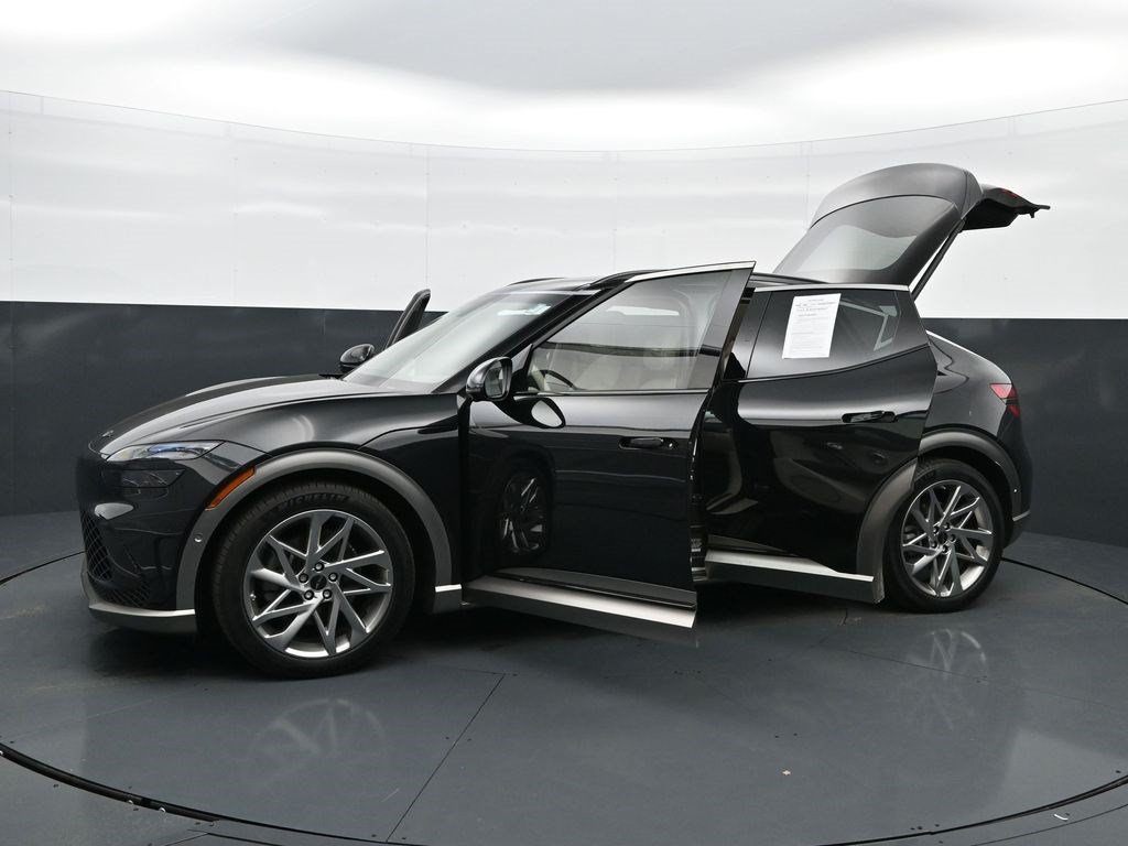 Used 2025 Genesis GV60 Advanced AWD/4WD image 43