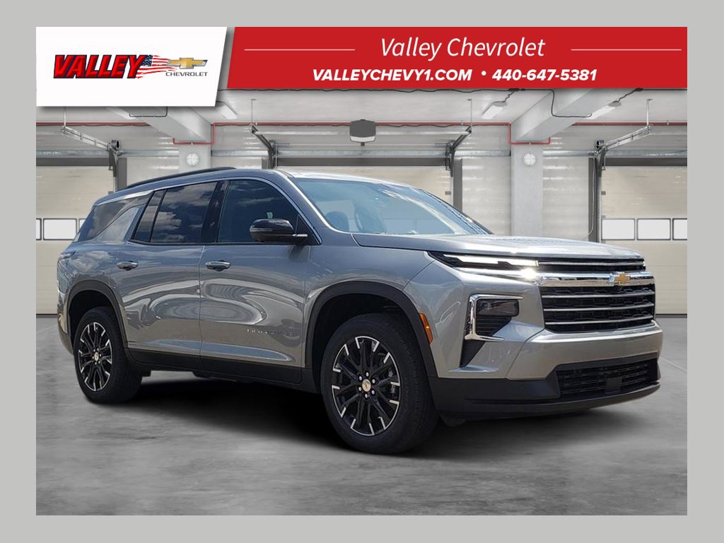 Used 2026 Chevrolet Traverse LT w/ Sun and Wheel Package FWD image 1