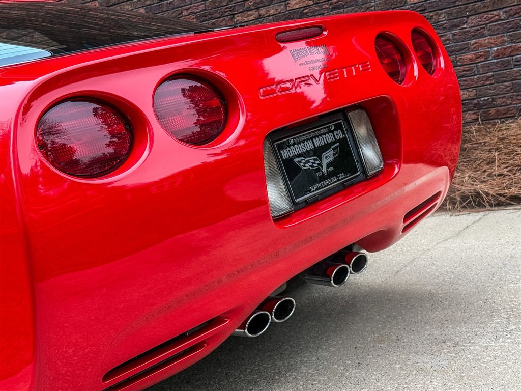 Used 2004 Chevrolet Corvette Coupe w/ Roof Package image 28