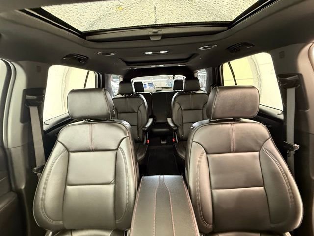 Used 2023 Chevrolet Traverse RS image 33