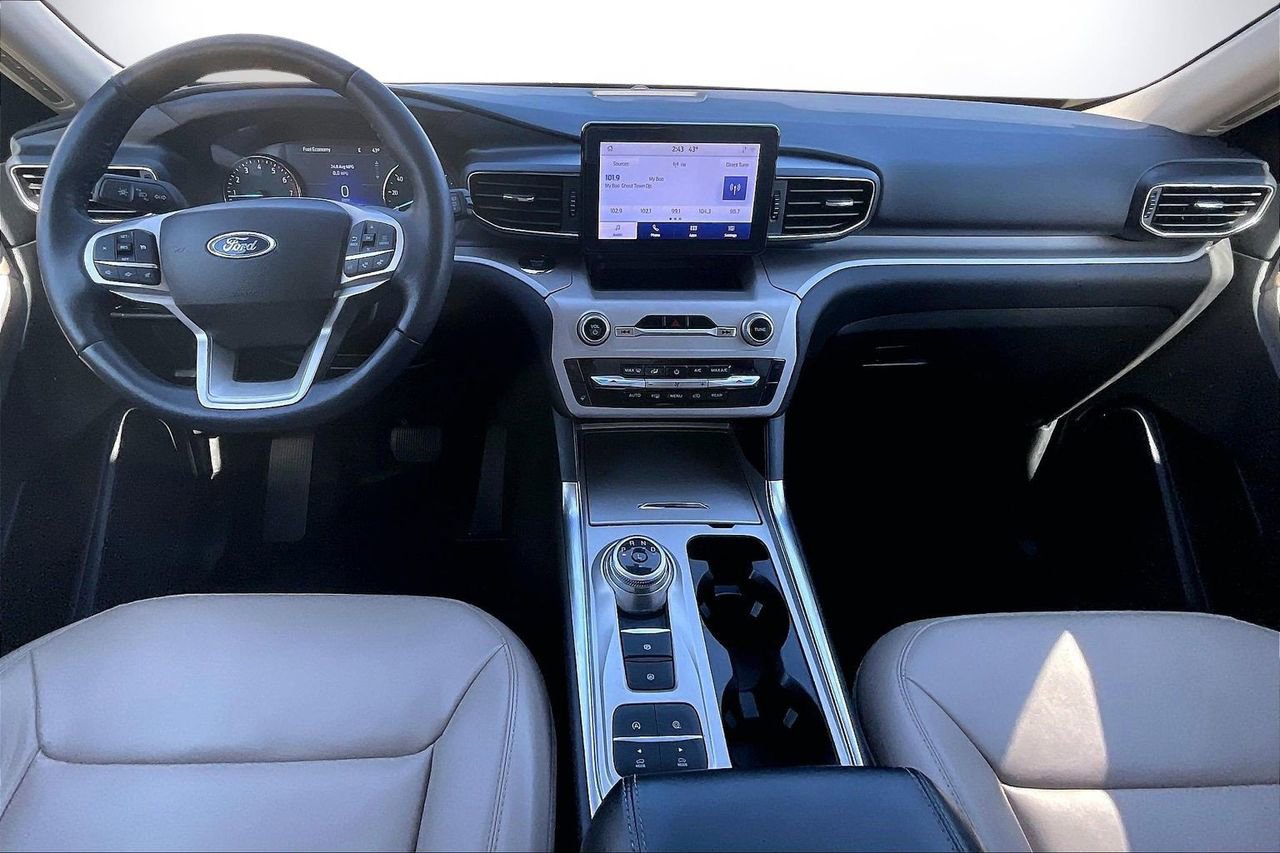 Used 2024 Ford Explorer XLT w/ Equipment Group 202A image 15