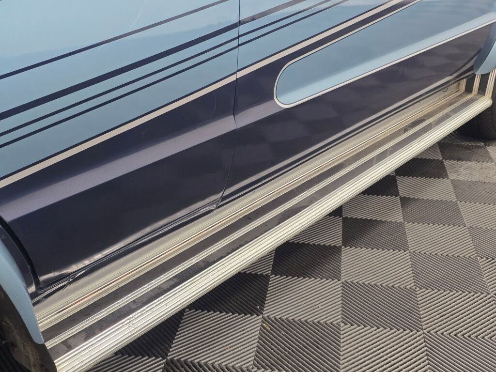 Used 1991 Dodge B2500 image 40