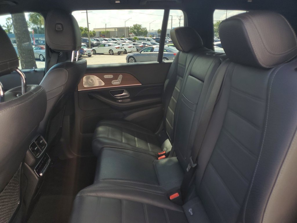 Used 2021 Mercedes-Benz GLS 450 4MATIC image 16
