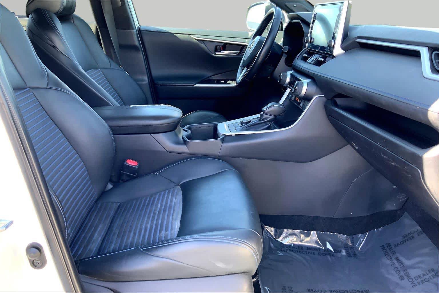 Used 2022 Toyota RAV4 XSE AWD/4WD image 8