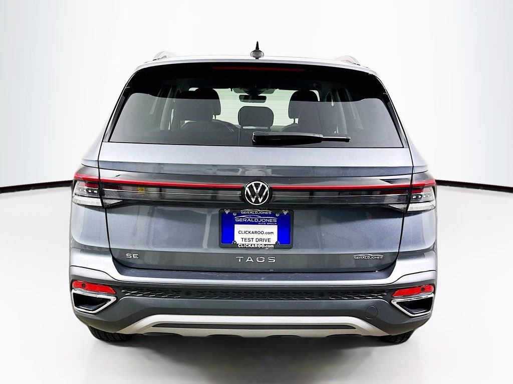 Used 2025 Volkswagen Taos SE FWD image 16