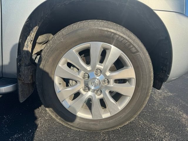 Used 2020 Toyota Sequoia Platinum AWD/4WD image 9